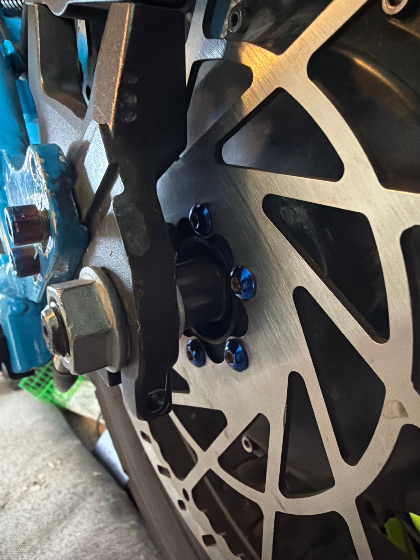 Titanium rotor bolts